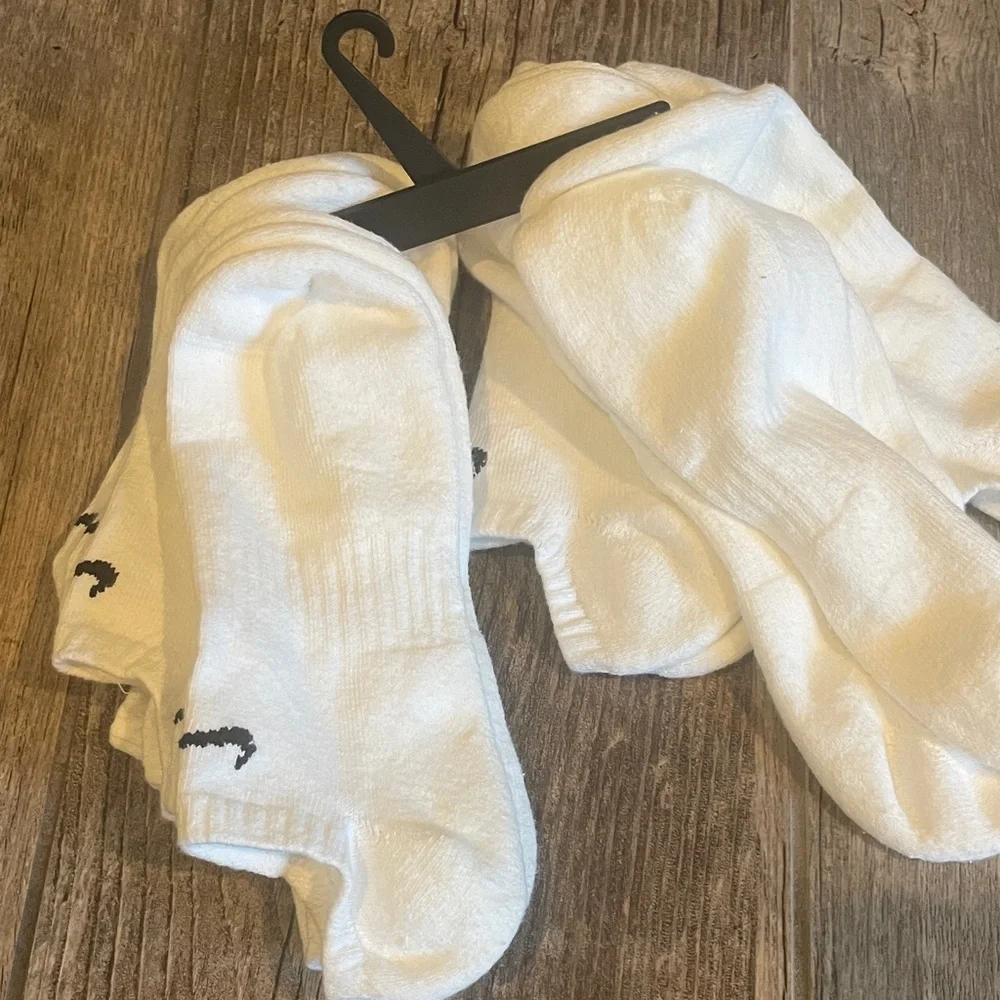 White Nike ankle Socks - Picture 4 of 5
